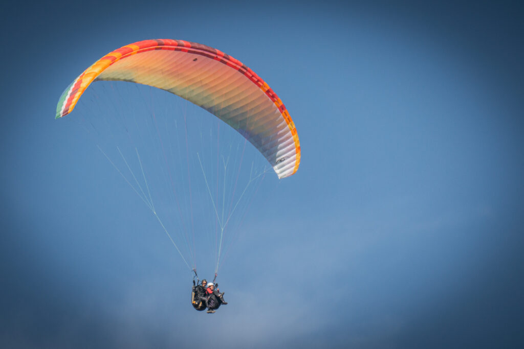 Lo que te espera en los vuelos biplaza en parapente en Almería